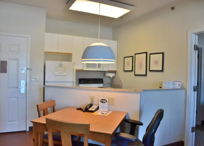 Airport Hotel: Cresthill Suites Syracuse