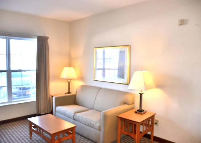 Airport Hotel: Cresthill Suites Syracuse